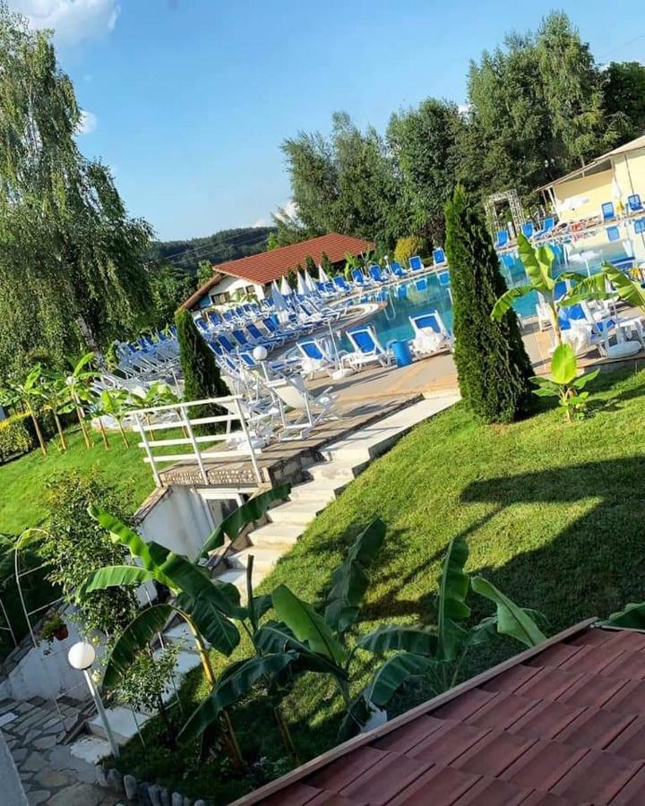 Hotel Makaza Complex Momtschilgrad Exterior foto